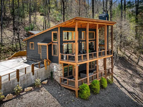 529 Hidden Valley Dr, Morganton, GA 30560