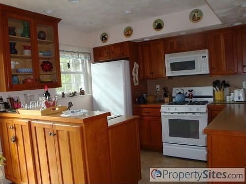 4th image of 805 Galen Dr