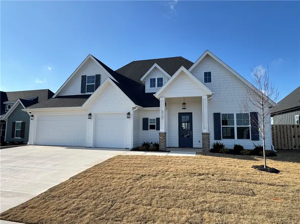 2721 Amaris Ave, Lowell, AR 72745