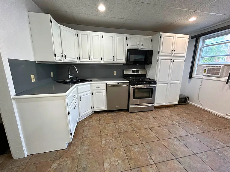 52 Fairway Ave — Photo 10