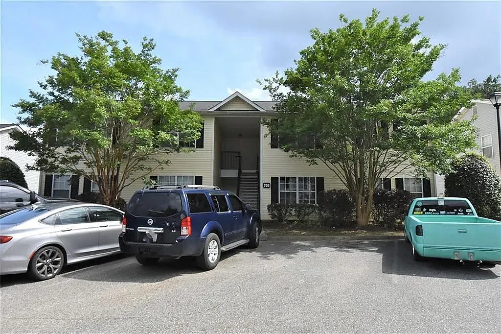 1806 Stonehaven Cir — Photo 3