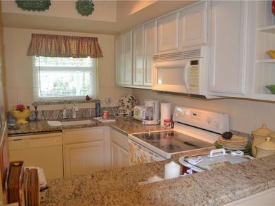 325 Charlemagne Blvd APT B106, Naples, FL, 34112