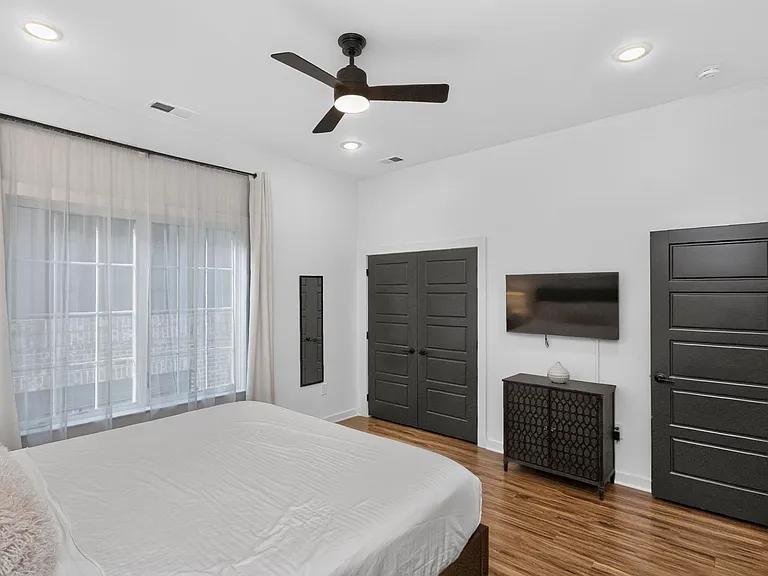 738 Douglas Ave #13 — Photo 36