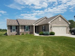 1646 Thomas Dr, East Troy, WI 53120