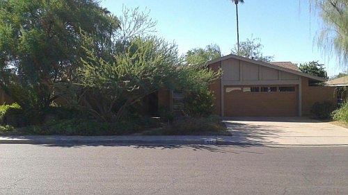 1st image of 523 E Carter Dr