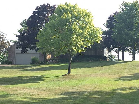 3rd image of 2293 Estates Dr