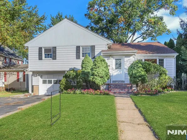 60 Linden Avenue, Dumont, NJ 07628