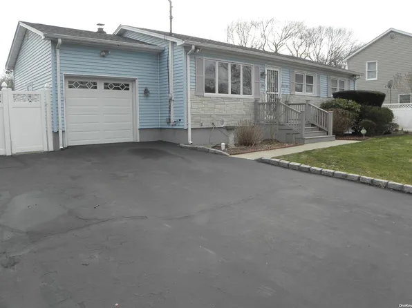 24 Brandywine Drive, Mastic, NY 11950