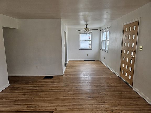 3rd image of 115 Sanders Dr
