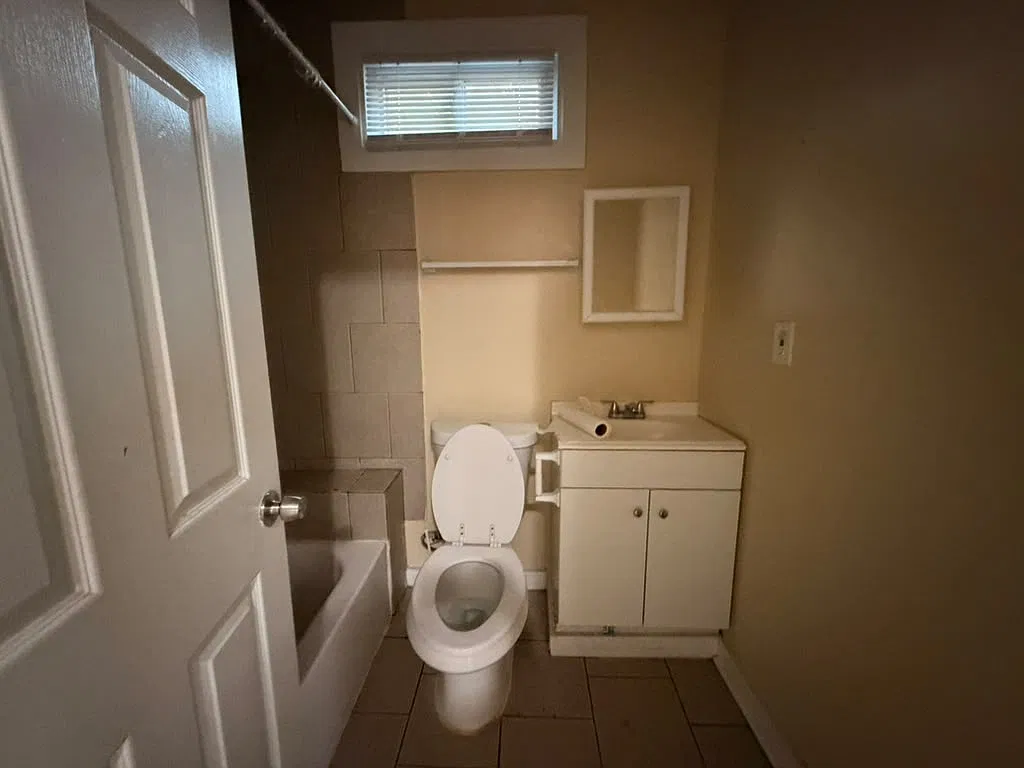 3 bed, $1,700 — Photo 3