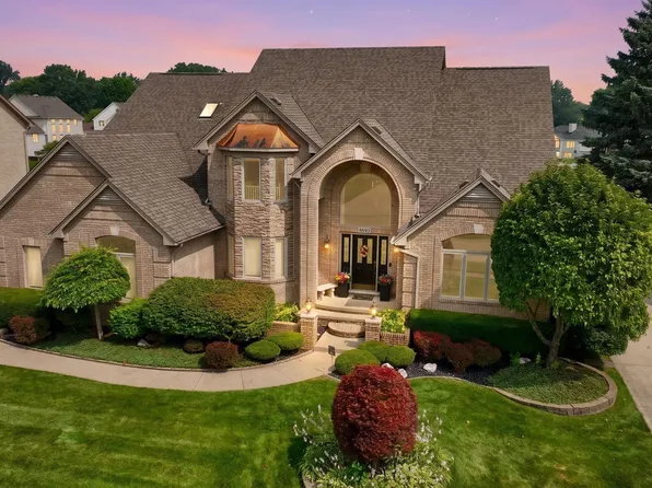 8893 Chestnut Run Dr, Shelby Township, MI 48317