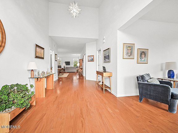 5th image of 220 Everton Boulevard