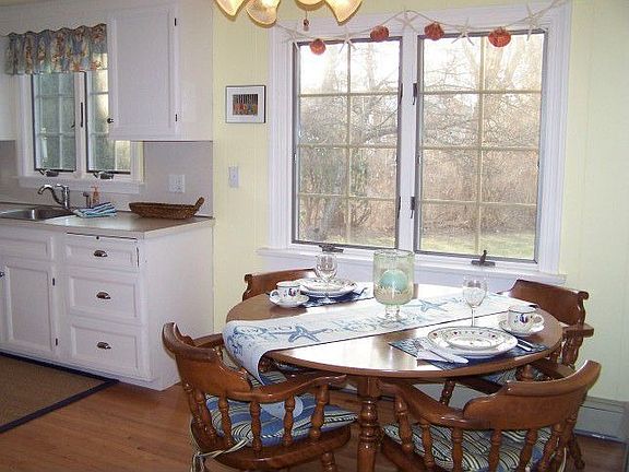 Dining rm opens to kitchen