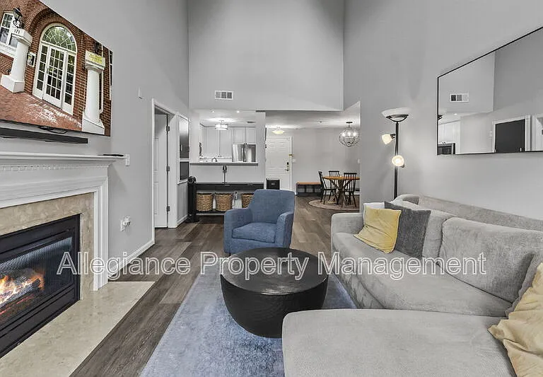 171 Somervelle St #406 — Photo 11