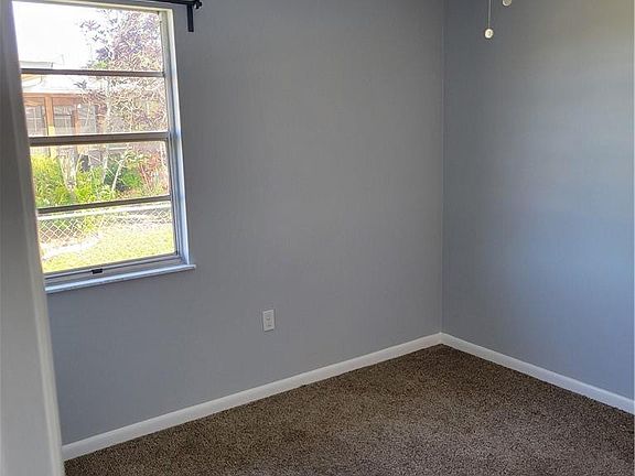 3rd image of 474 NW Airoso Boulevard