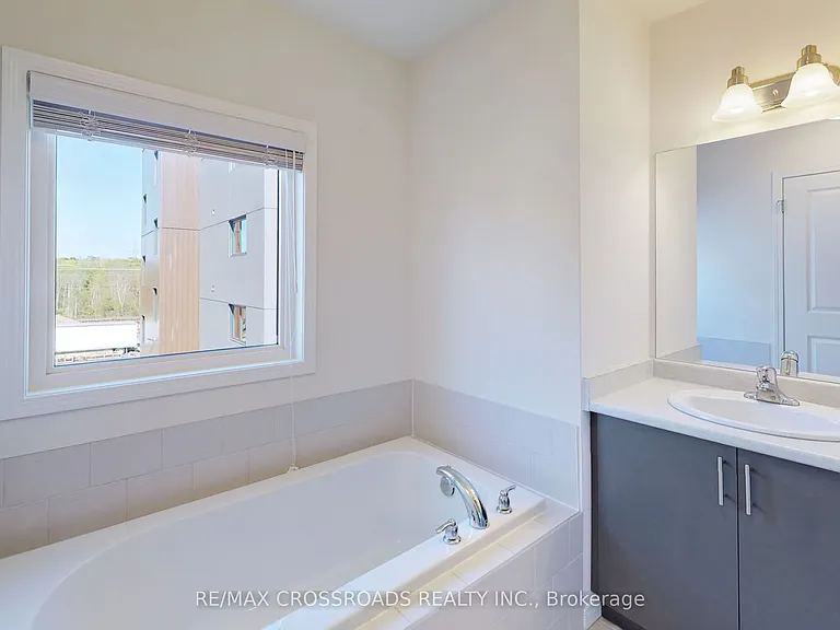 1638 Hetherington Dr — Photo 32