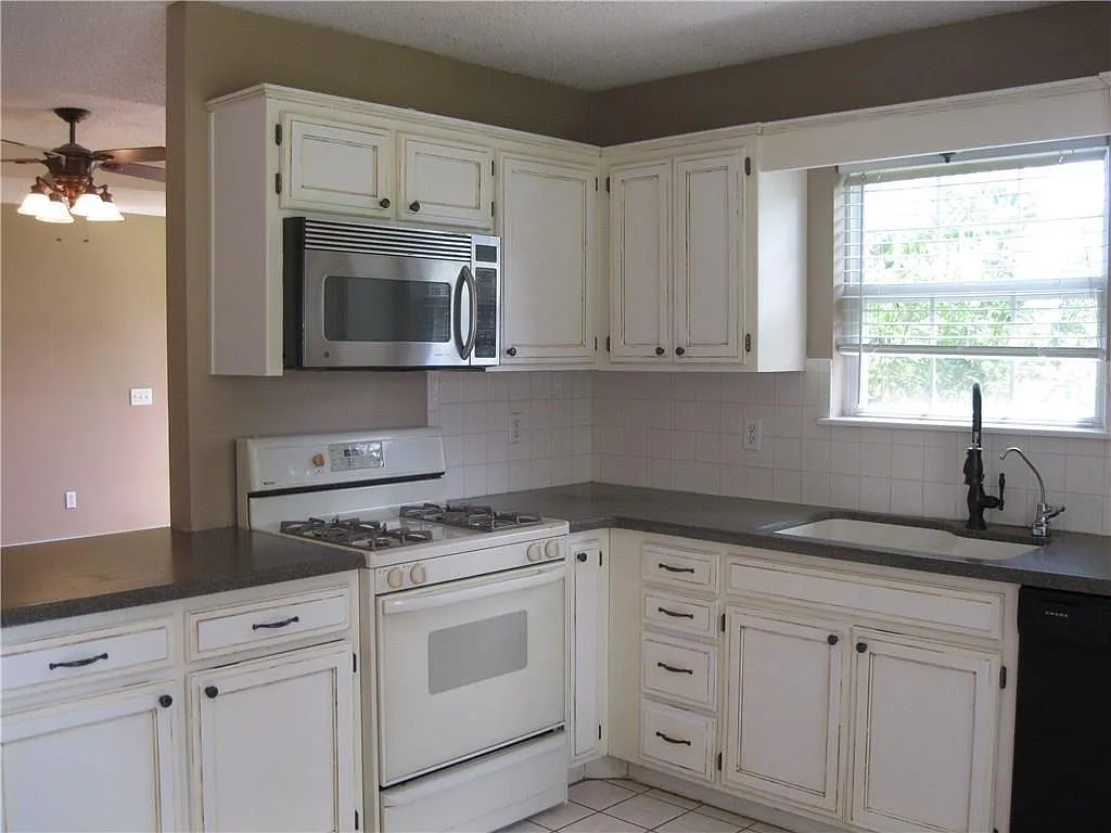 3008 Levi Lane - 1 — Photo 2