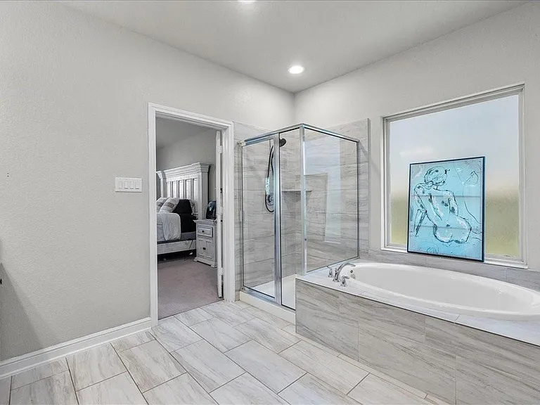 2417 Lake Mist Dr — Photo 26