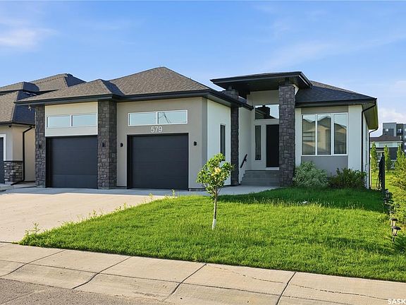 2nd image of 579 Boykowich CRESCENT