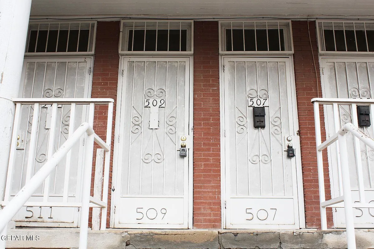 Building Photo - 507 W Missouri Ave