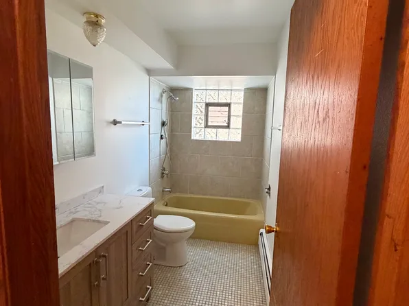 (undisclosed Address), Chicago Ridge, IL 60415