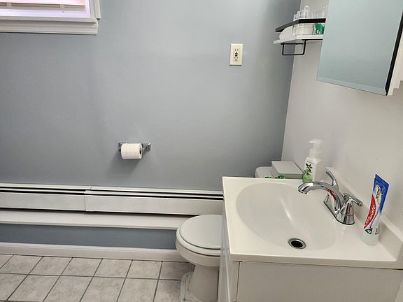 5th image of 152 Lake Dr