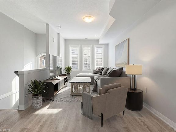 4th image of 28 Aqua Ln