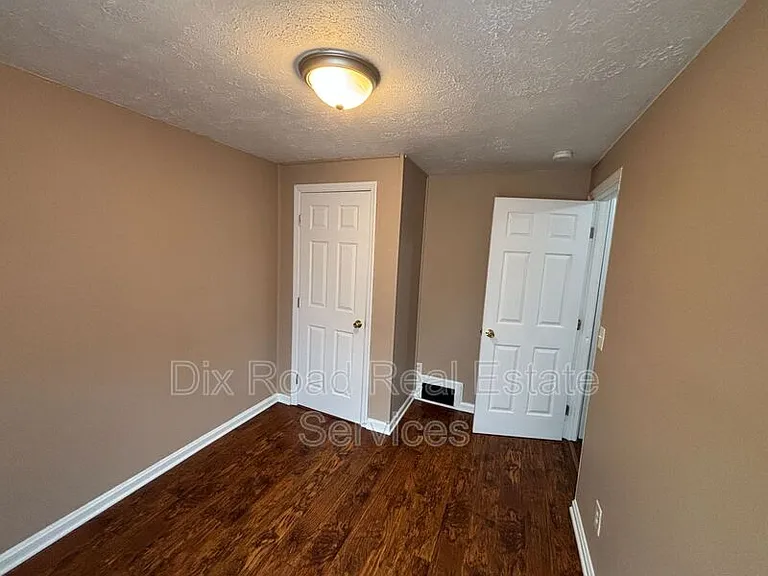 1145 Chase Ave — Photo 13