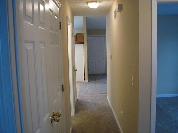 3rd image of 106 Aubrey Dr