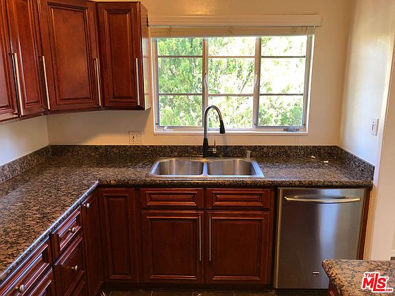 5th image of 1321 N Laurel Ave APT 5