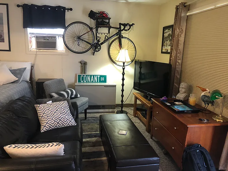 35B W Allen St #A — Photo 4