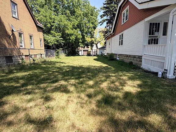 3rd image of 3050 N 24TH PLACE