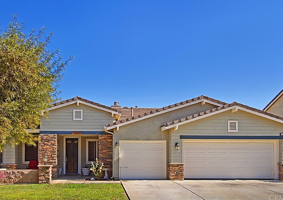 1st image of 33592 Honeysuckle Ln