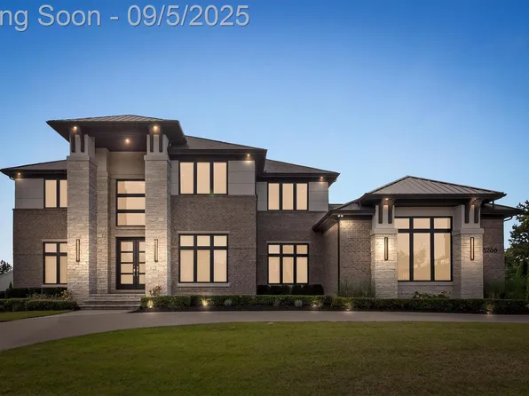 3266 Baron Dr, Bloomfield Hills, MI 48302