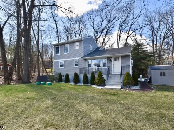 157 Highland Lakes Rd, Vernon Twp., NJ 07422
