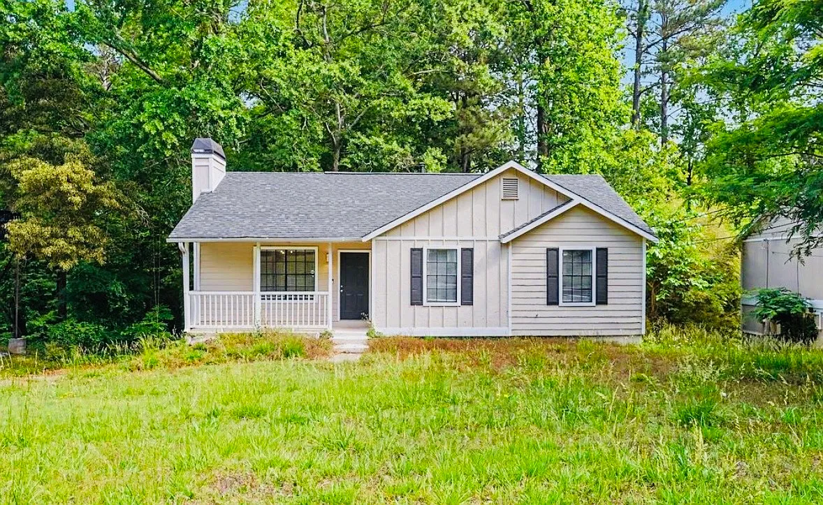 3 bed, 1222 sqft, $1,850 — Photo 1