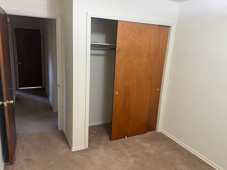 1628 S Locust St — Photo 28