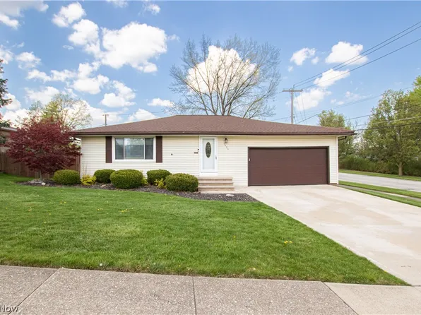 7434 Meadow Ln, Parma, OH 44134