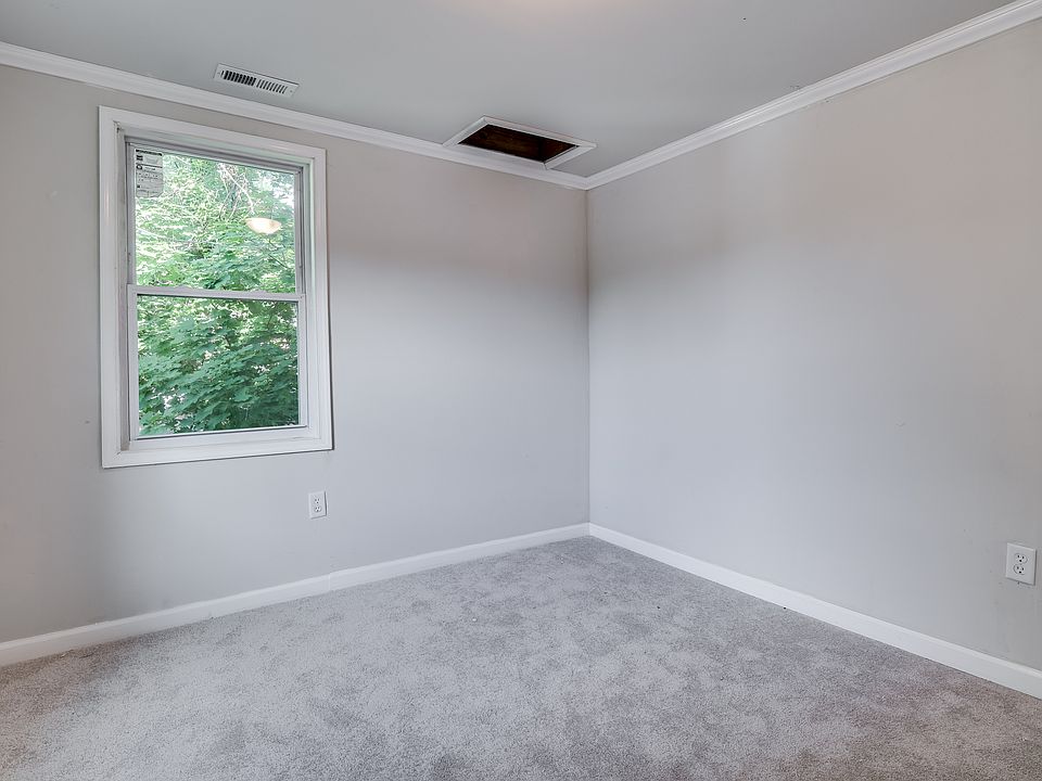 2nd image of 4 Railroad Ave