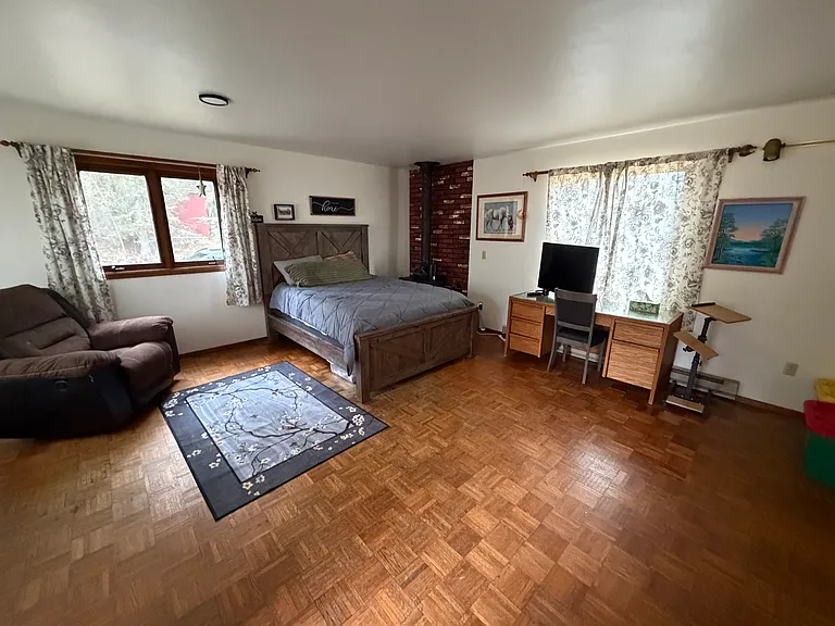 Cabin Ave — Photo 9
