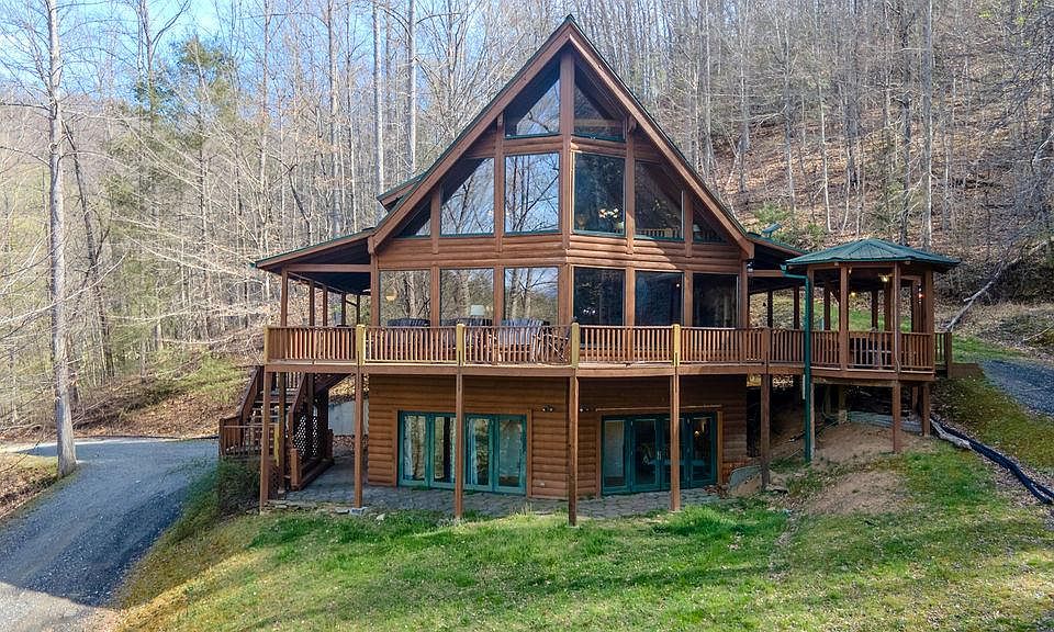 1st image of 712 Smoky Cove Rd