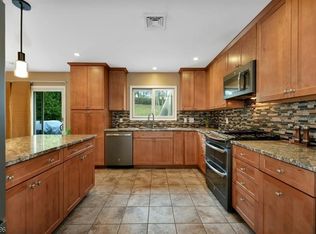 110 Valley View Trl, Sparta, NJ 07871