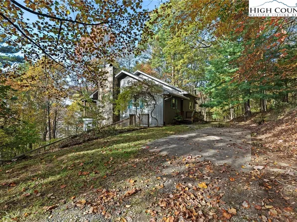 840 Holly Dale Drive, Spruce Pine, NC 28777