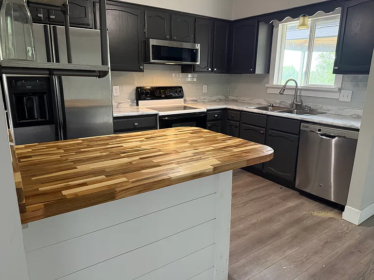736 W Joel St — Photo 3