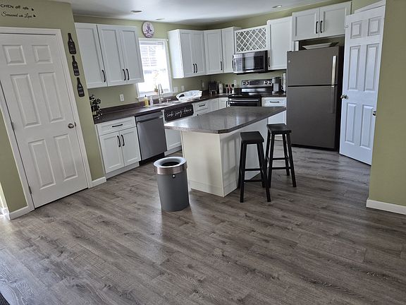 4th image of 12 Janelle St