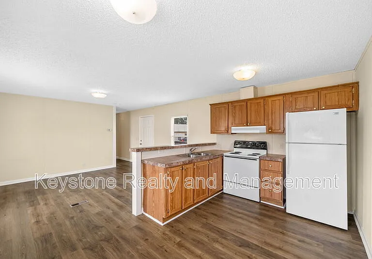918 Gabby Ln — Photo 6
