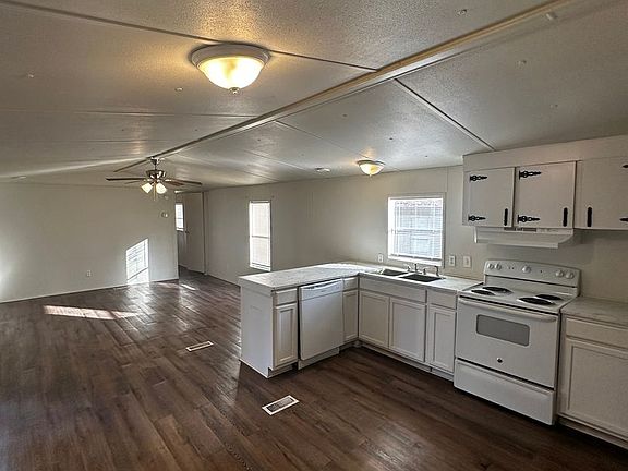4th image of 12 Peaceful Pines Dr