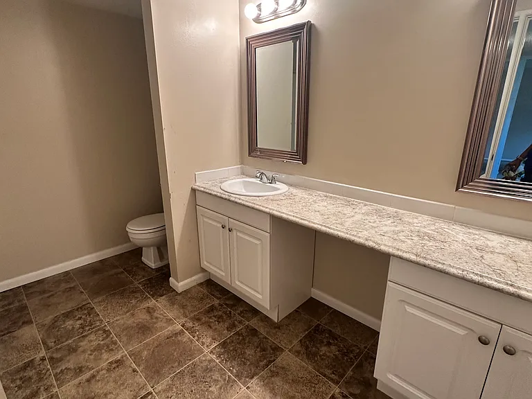 2319 SW Briarwood Plz #104C — Photo 2