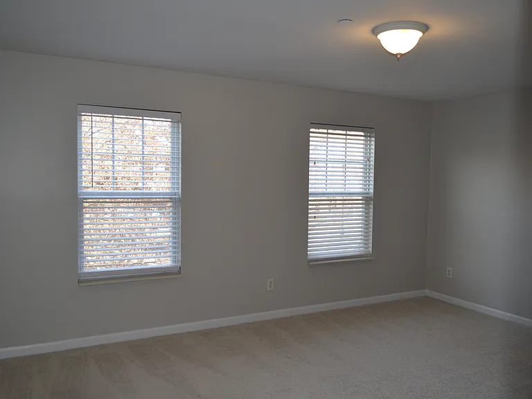 1401 Peppermint Ln — Photo 35
