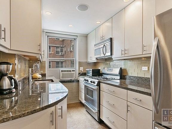 4th image of 455 Fdr Dr APT B1604